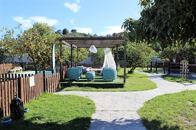 Karma House Guest House Casares Exterior foto